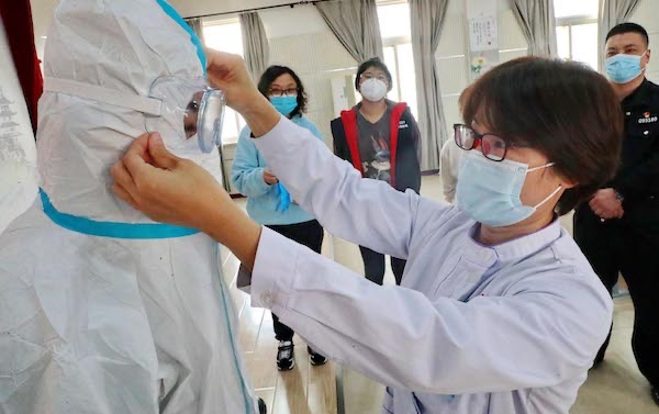 秦皇島醫護人員 筑牢防護壁壘，提升疫情應急處置能力